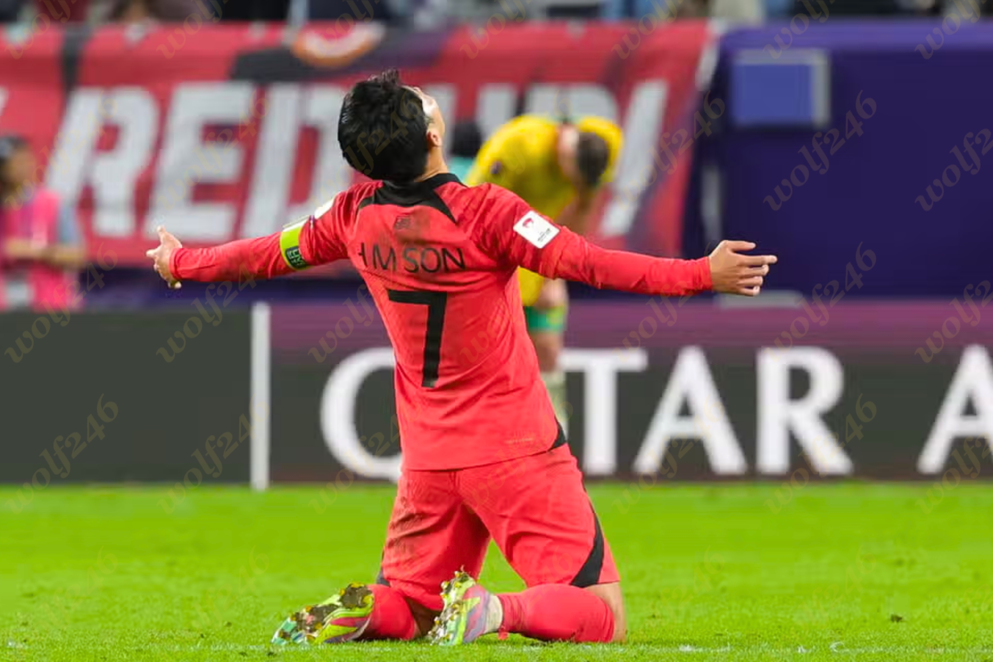 អេមណាស់! ការស៊ុតហ្វ្រីឃីគរបស់ Son យ៉ាងអស្ចារ្យជួយឱ្យ​កូរ៉េខាងត្បូង ឈ្នះអូស្ត្រាលី ២-១