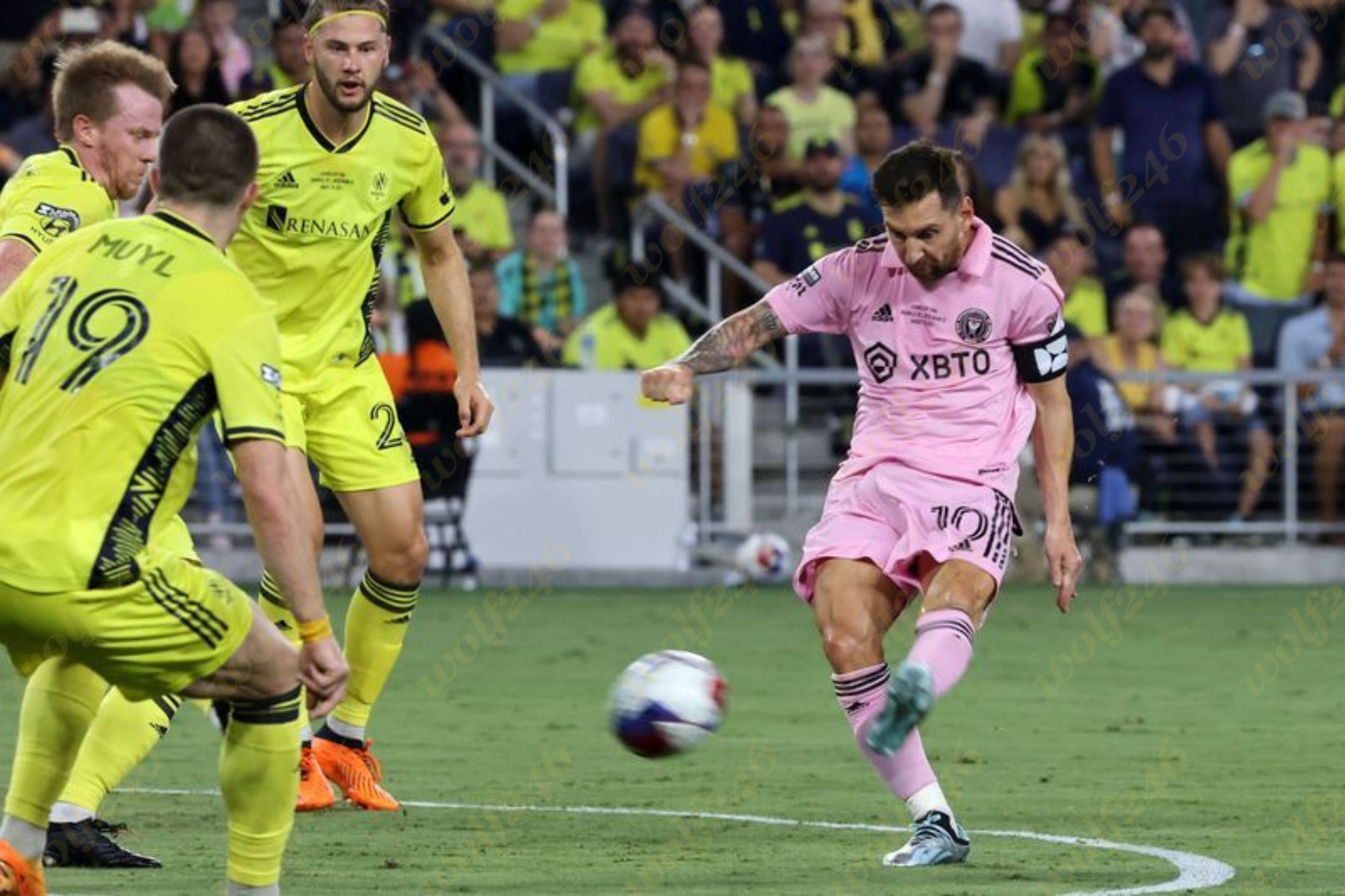 Messi និង Suarez ចាប់ដៃគ្នាស៊ុតម្នាក់មួយគ្រាប់អ៊េមហួស ជួយឱ្យ I.Miami តាមស្មើ Nashville