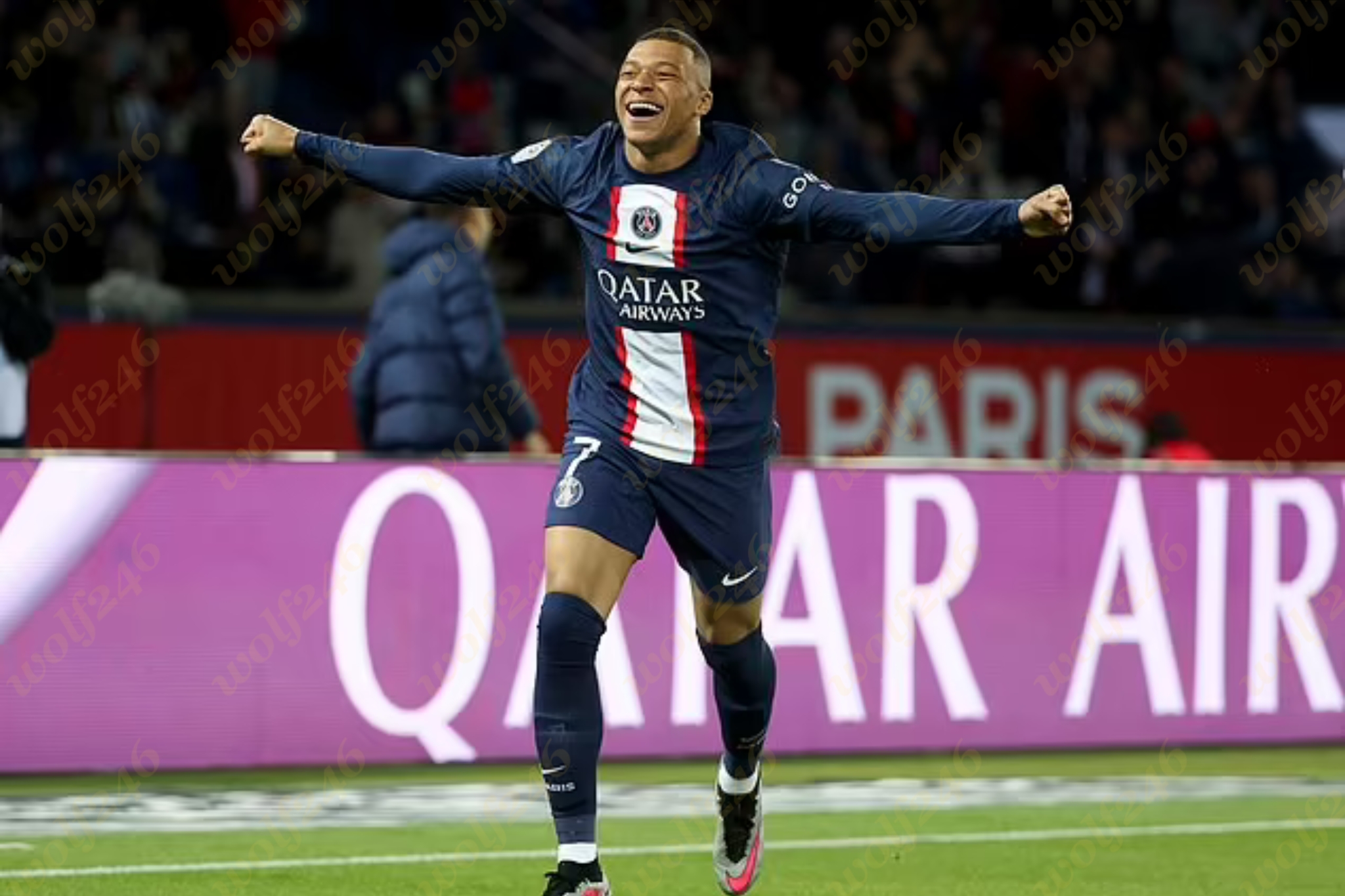 គ្រូ Paris Saint Germain បង្ហើបតម្រុយថា Kylian Mbappe នឹងត្រូវចាកចេញនៅរដូវក្តៅខាងមុខនេះ