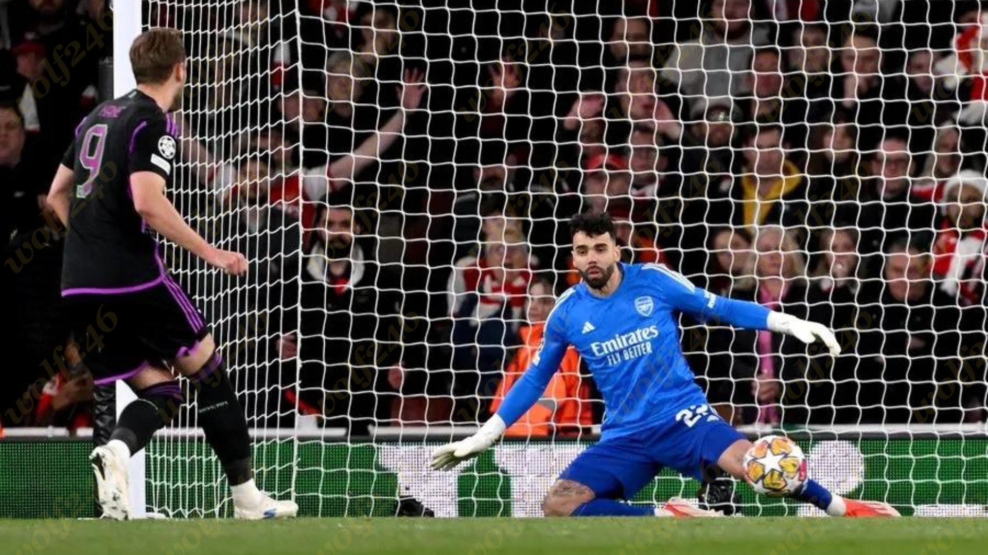 អតីតកីឡាករ Van der Vaart រិះគន់ចំៗទៅលើអ្នកចាំទី Arsenal ម្នាក់នេះក្រោយទល់នឹង Bayern