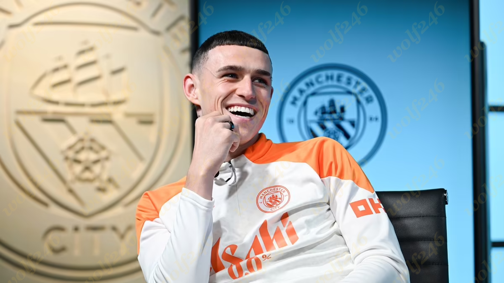 Phil Foden បង្ហើបថា ​លើ​ជញ្ជាំង​ទីលាន​ហ្វឹកហាត់ Man City នៅ​មាន​ពាក្យ​លើក​ទឹកចិត្ត​មួយនេះ