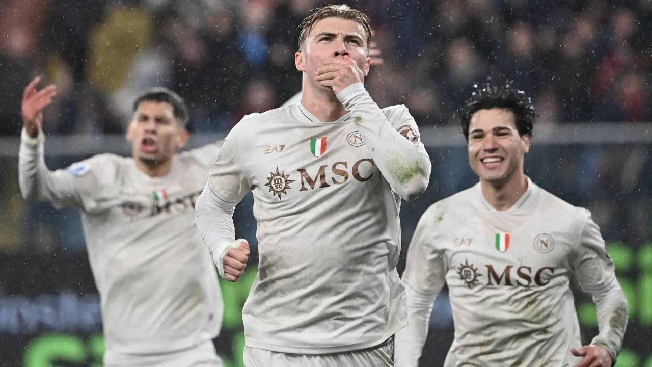 Rasmus Hojlund អាចនឹងលែងវិលត្រឡប់ទៅ Man Utd វិញហើយ ខណៈពេលដែលប្រធាន Napoli បញ្ជាក់ពីផែនការបញ្ចប់ការផ្ទេរជាអចិន្ត្រៃយ៍